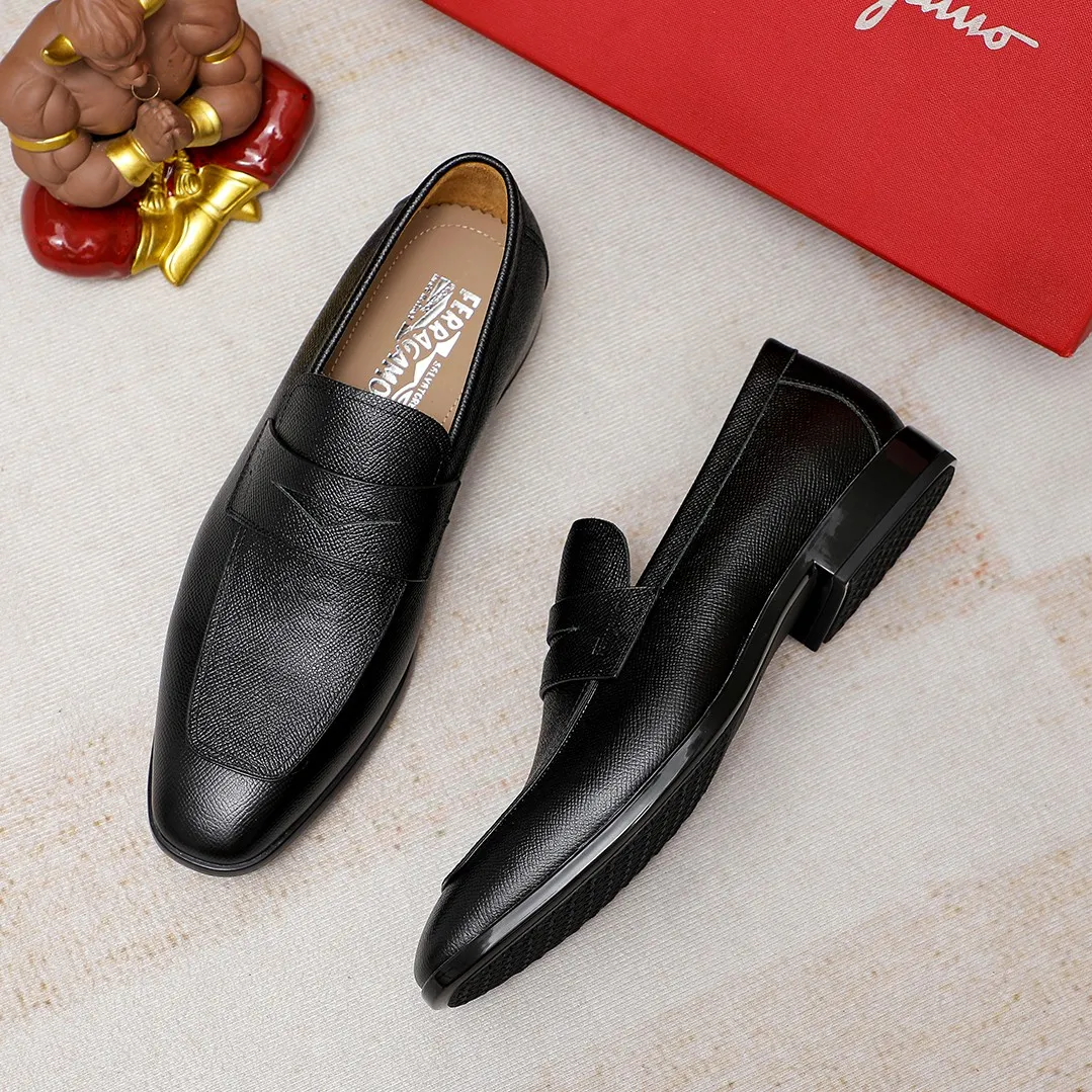 Men's shoes 💰600 🕷🕷🐂【Ferragamo】 Popular fashion casual shoes🇨🇳Official website counter 1:1 production, original mold opening💯Good quality can be seen, imported high-end first-layer pebbled calfskin, water-dyed🐂leather lining🌿very clear texture, high-quality waterproof, non-slip and wear-resistant outsole🎋high quality and low price, truly handmade🍓, 5 colors available! Code number 38-44 (45. To be customized)